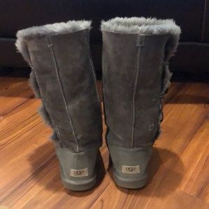 UGG BOOTS SIZE 9
